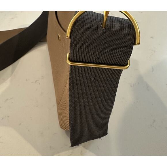 Cuyana Recycled Knit Sling Bag Gold Sustainable - Picture 8 of 11